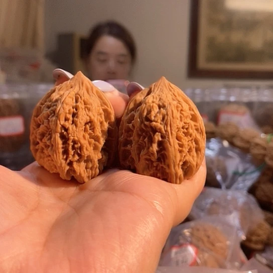 文玩核桃吊坠34红雀