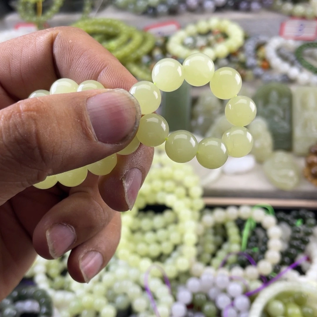 Y***w手链未镶嵌和田玉