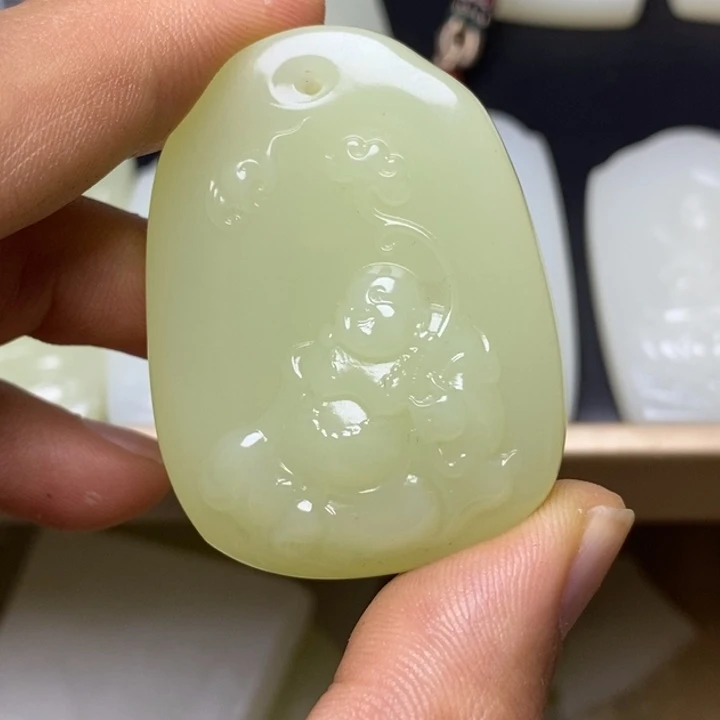 和田玉未镶嵌耳饰佛公