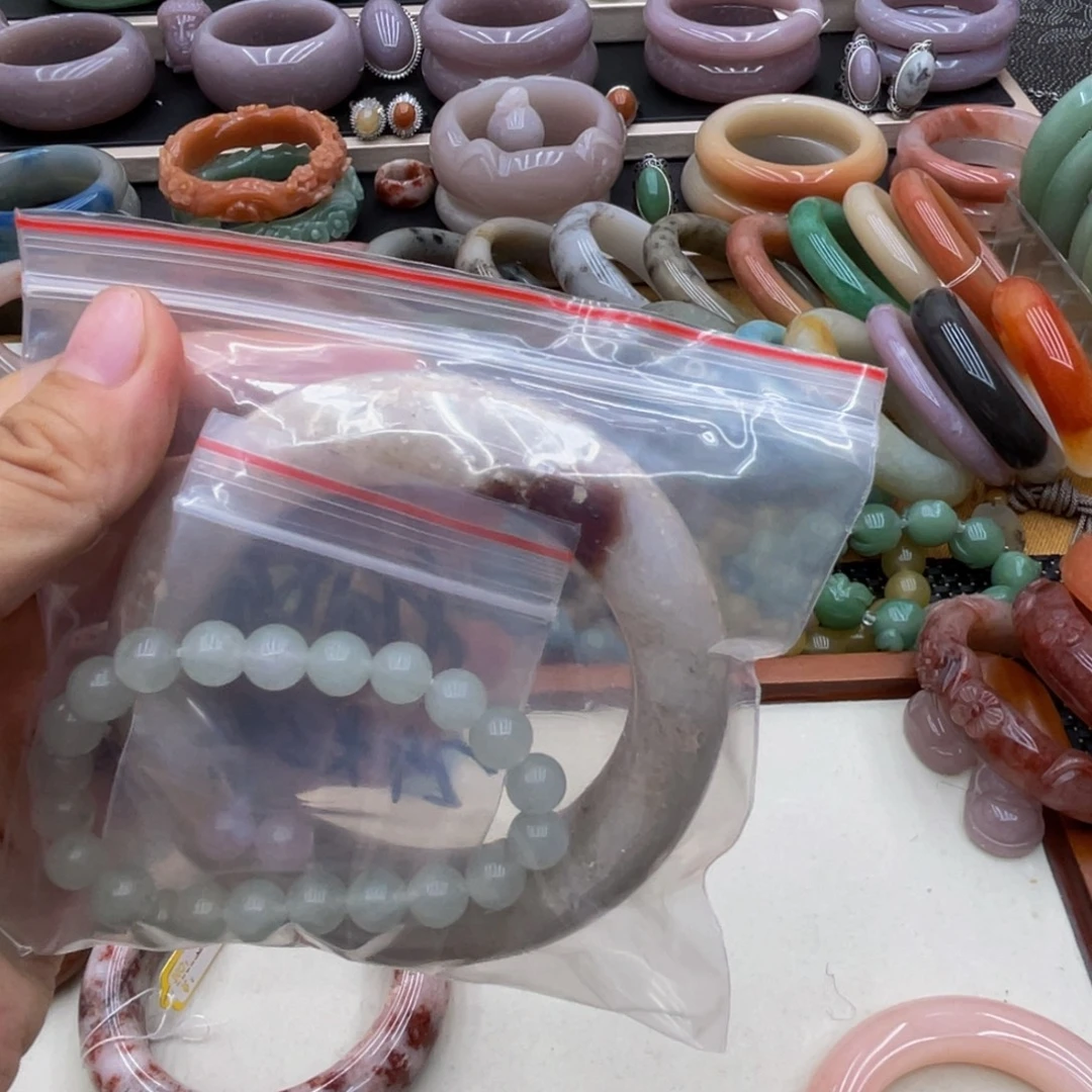 匆***年石英质玉圈口齐全未镶嵌