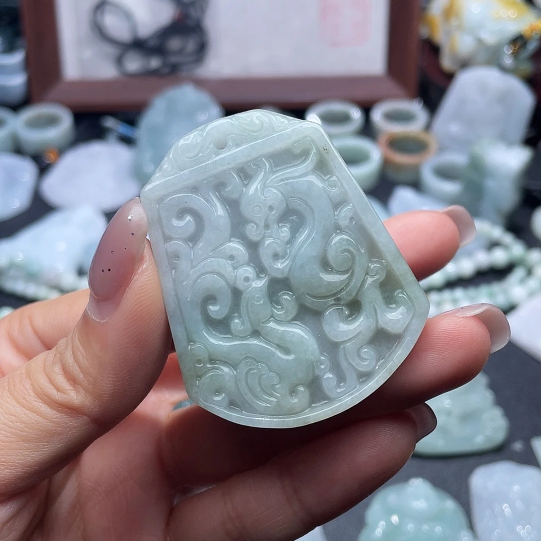 翡翠未镶嵌颈饰翡翠