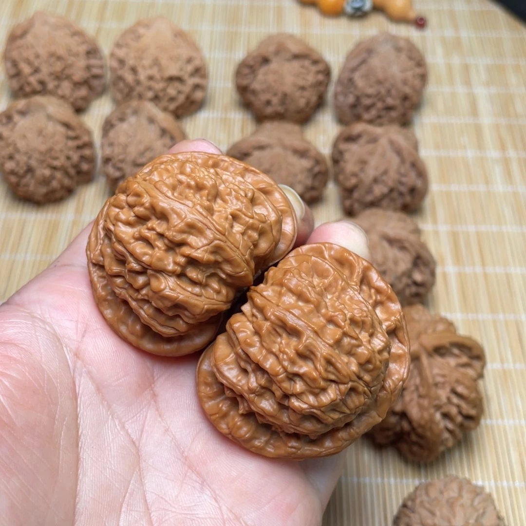 【闪购商品】文玩核桃吊坠球白………