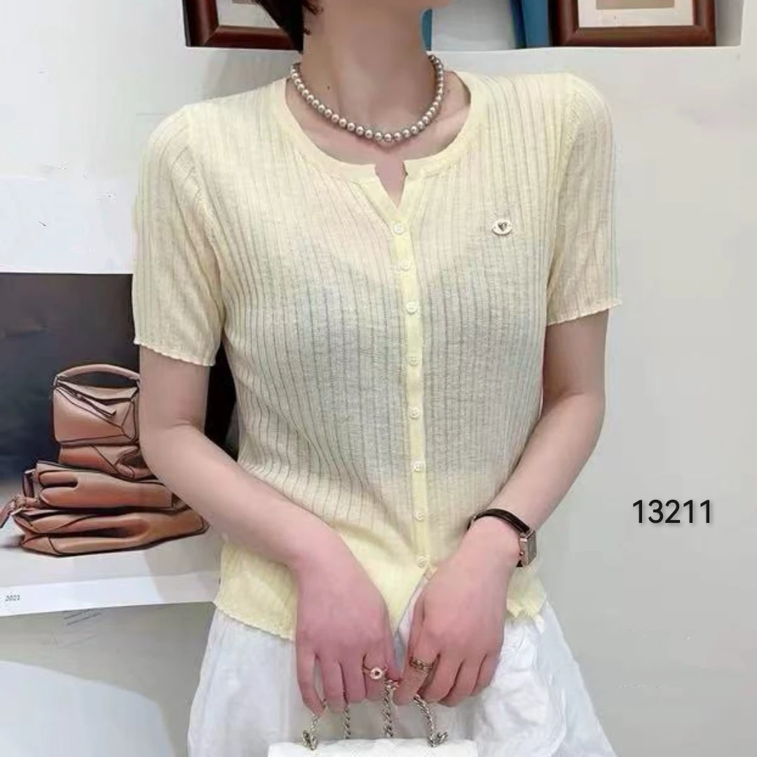 13211（部分无水洗唛，介意慎拍）CHUXUN新款剪刀领开衫短袖