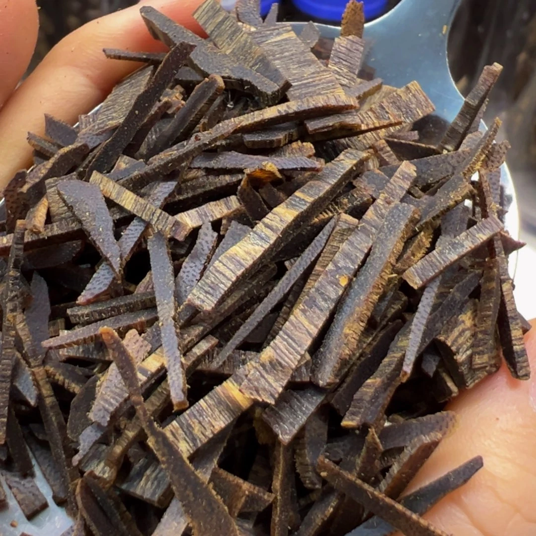 沉香碎屑沉香海南罗门黑棋沉水切条30克
