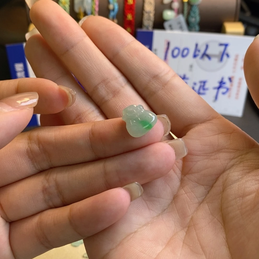 旺***糖翡翠未镶嵌颈饰17822