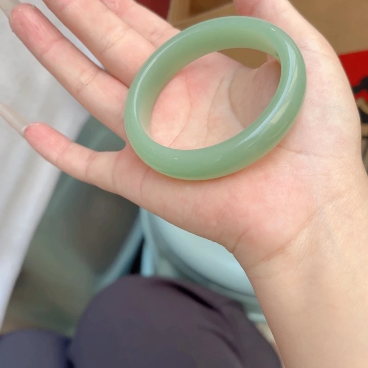 东陵石手镯未镶嵌