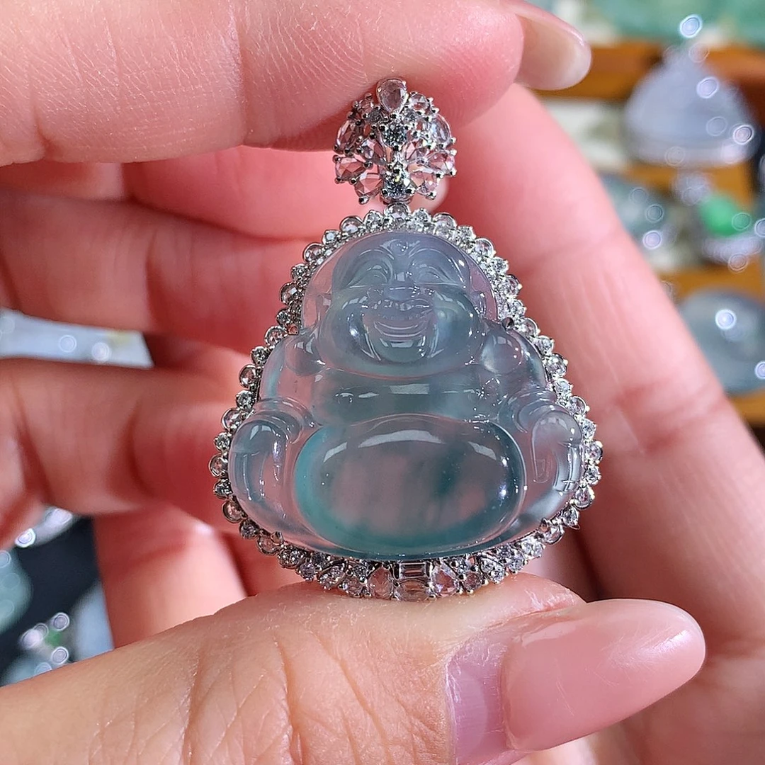 翡翠18K金镶嵌颈饰翡翠