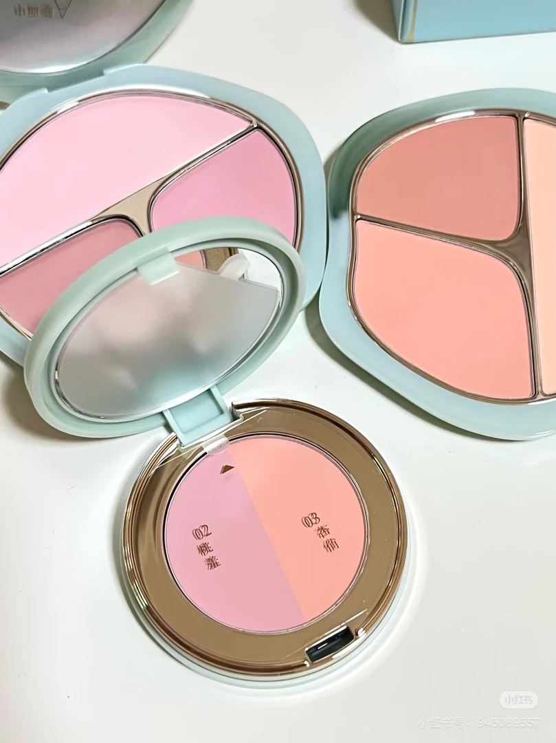 送粉扑 彩棠三色腮红盘收缩色膨胀色主题曲胭脂盘气血盘02/03/99