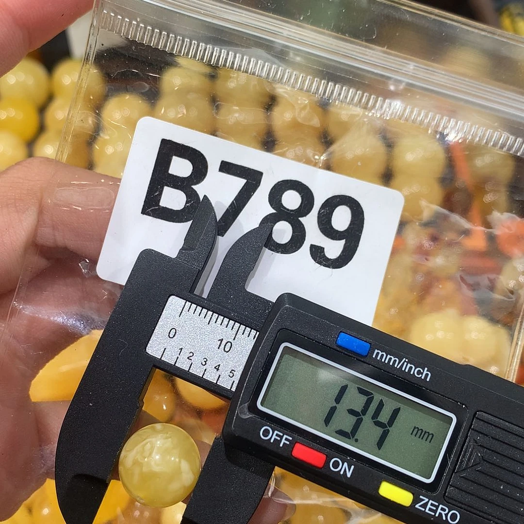 未镶嵌琥珀珠宝奇石