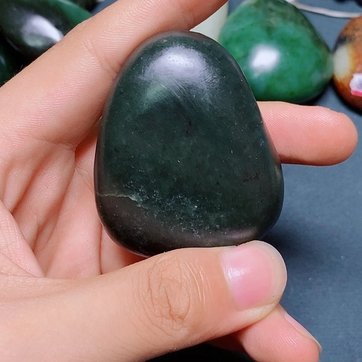 和田玉未镶嵌珠宝奇石