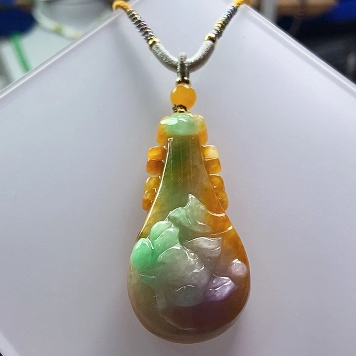 吊坠(赠链)未镶嵌翡翠