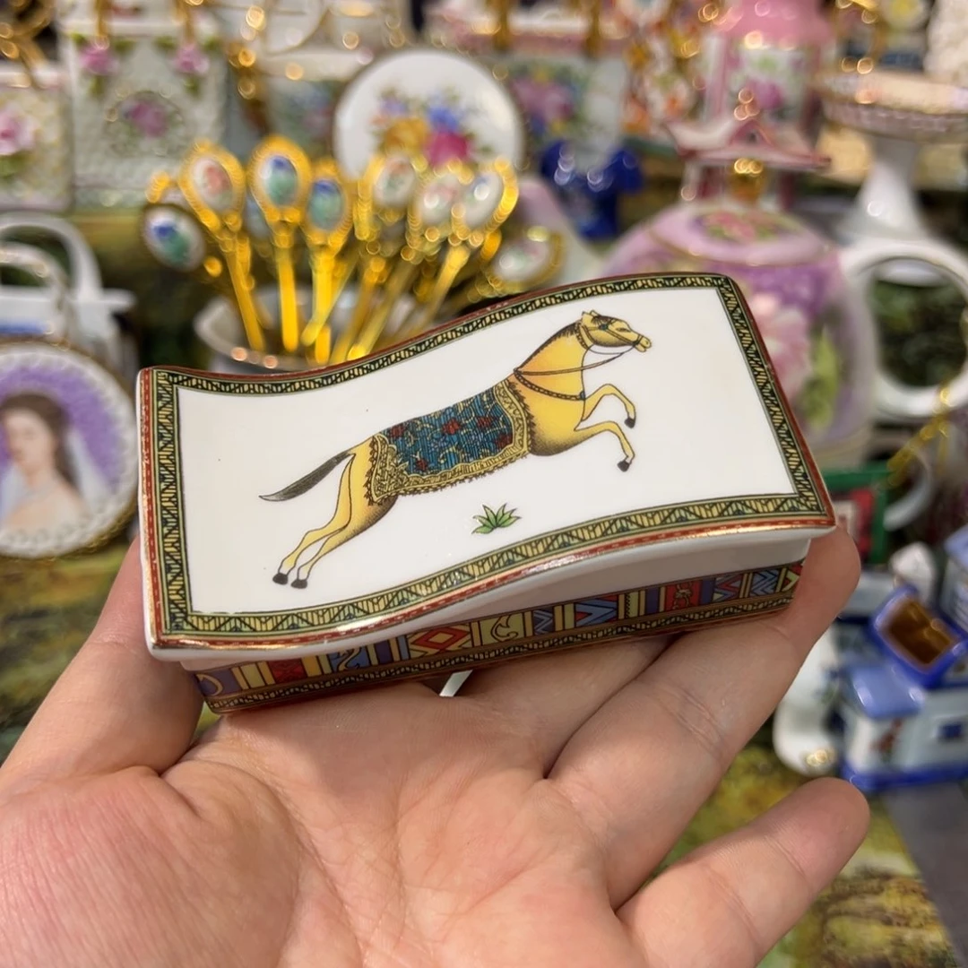 摆件鹿与海陶瓷家居用品有限公司