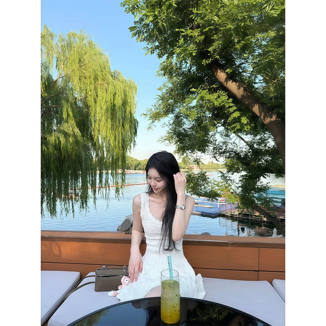 法式小众设计感U领吊带连衣裙子女装夏季新款海边度假收腰休闲裙