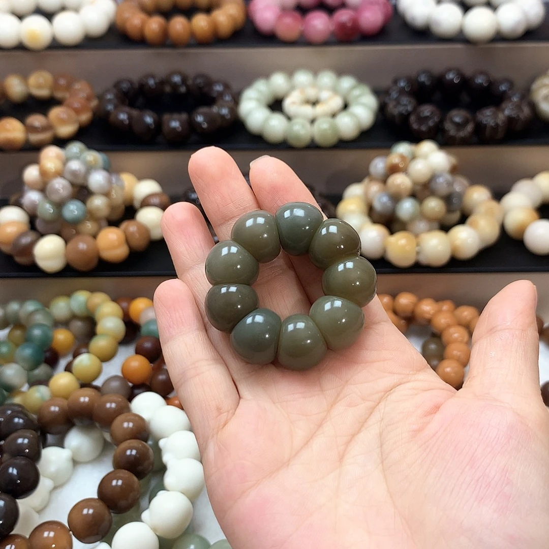 菩提根/象牙果吊坠绿色蒜瓣手捻