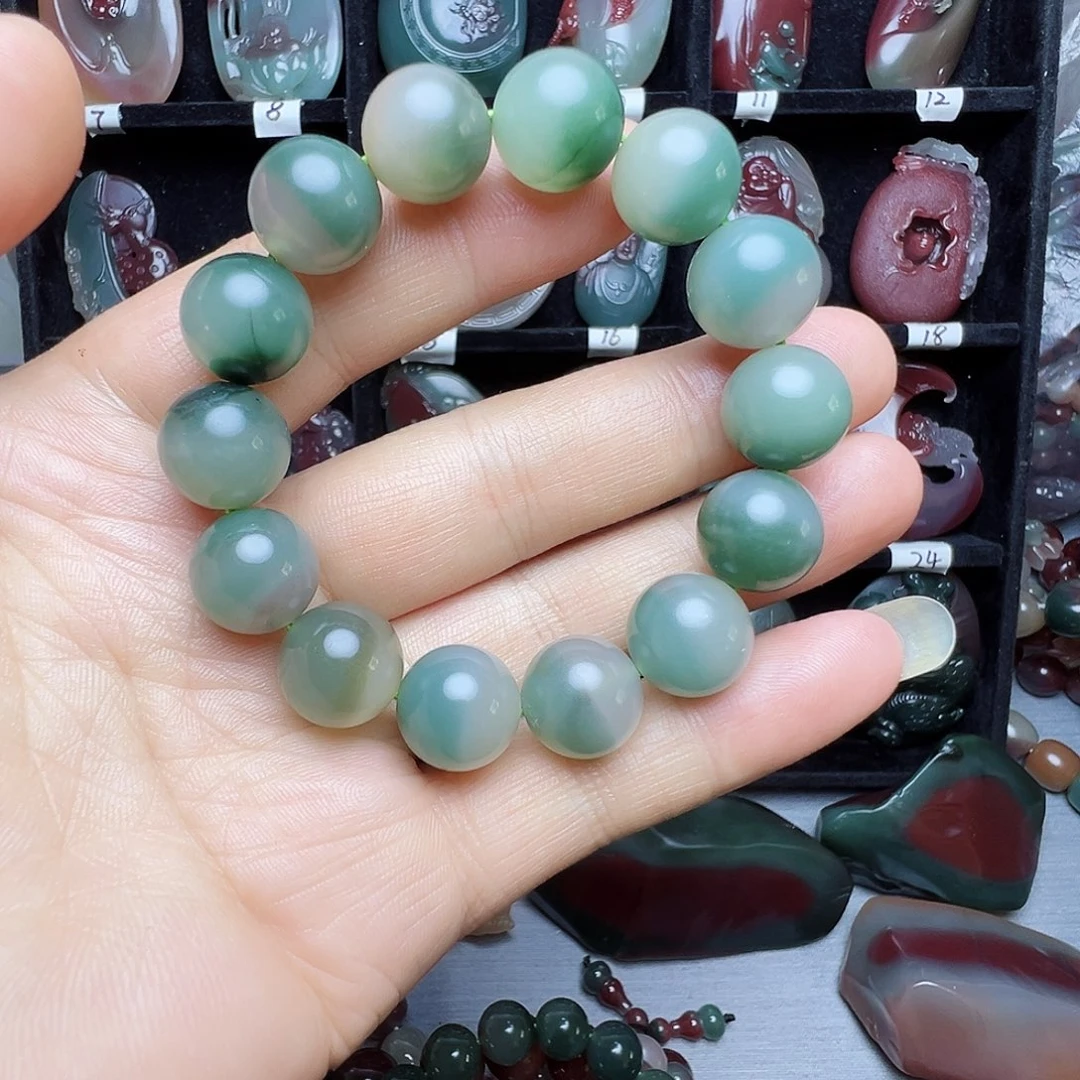 绿***森玛瑙/玉髓颈饰未镶嵌
