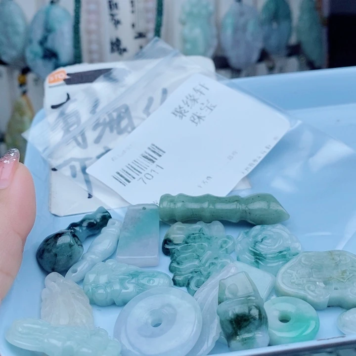 颈饰未镶嵌翡翠翡翠