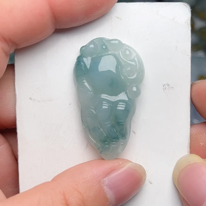 翡翠颈饰未镶嵌福瓜