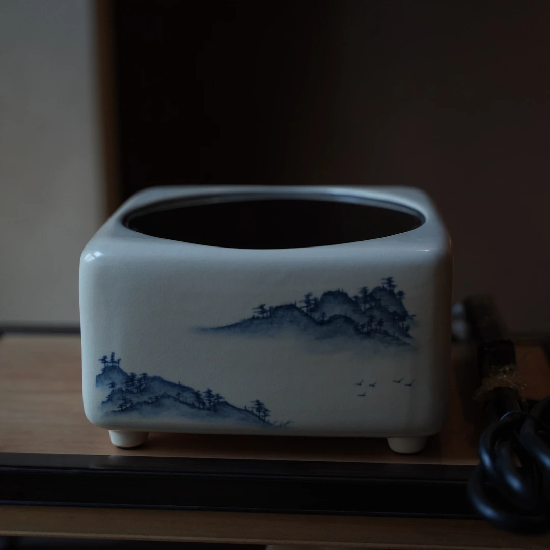 【纳兰】苏打釉青花山水四方电陶炉（W0304）