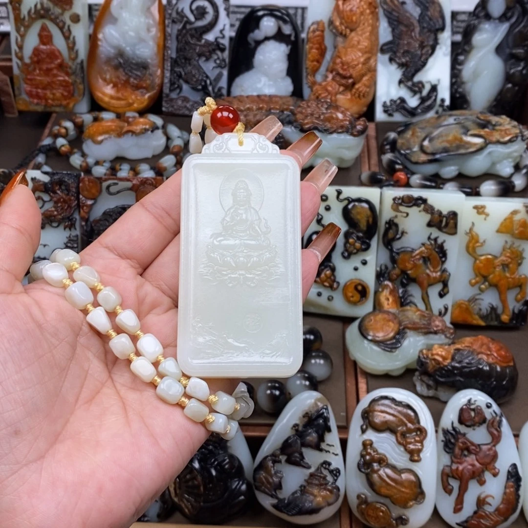 颈饰未镶嵌和田玉