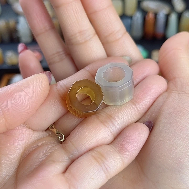 玛瑙手饰未镶嵌一**海路路通