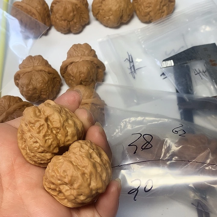 文玩核桃吊坠边38左右