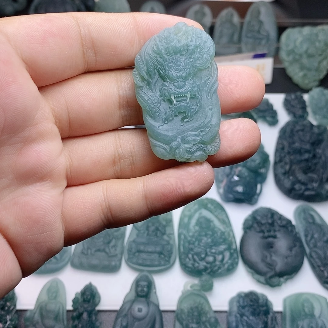 定制翡翠未镶嵌龙牌