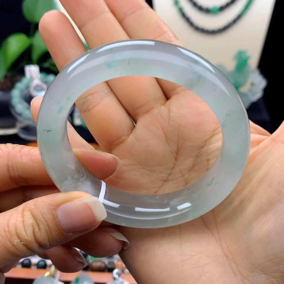 未镶嵌手镯石英质玉