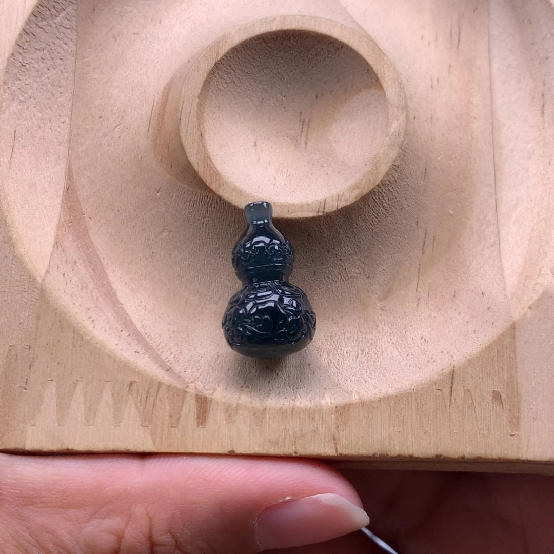 用***4翡翠未镶嵌颈饰天然翡翠A货