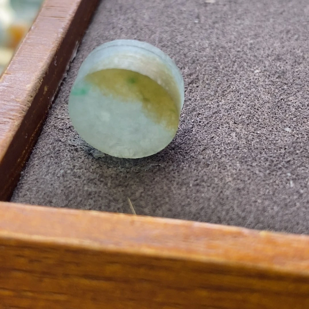 定制翡翠未镶嵌翡翠平扣