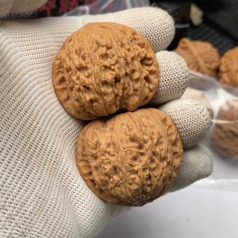 【闪购商品】文玩核桃把件82泥鳅背