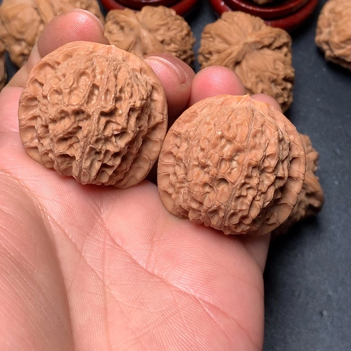 文玩核桃把件37血麒麟863