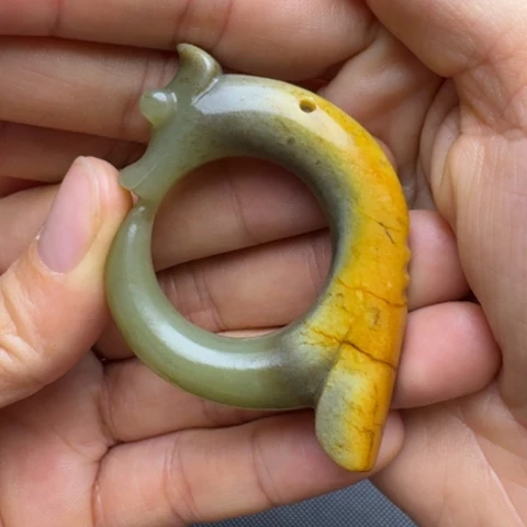 /***`和田玉未镶嵌挂件