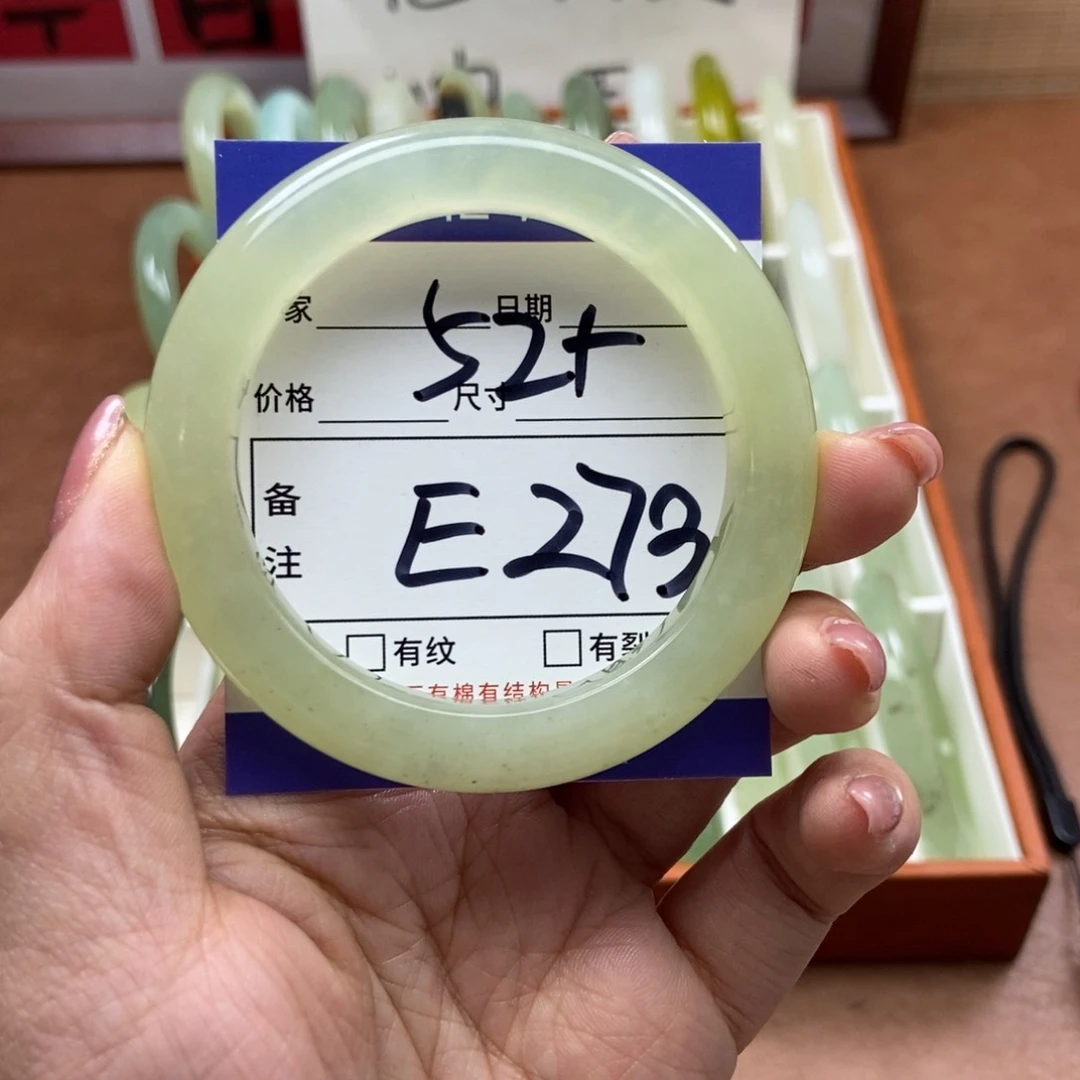 岫玉手镯手镯未镶嵌