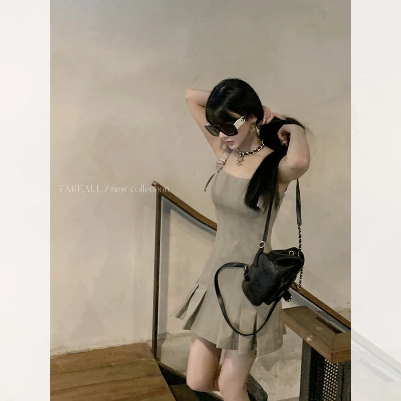 【特价】巨显身材 自带ps效果 收腰多片式背带裙 RL233010