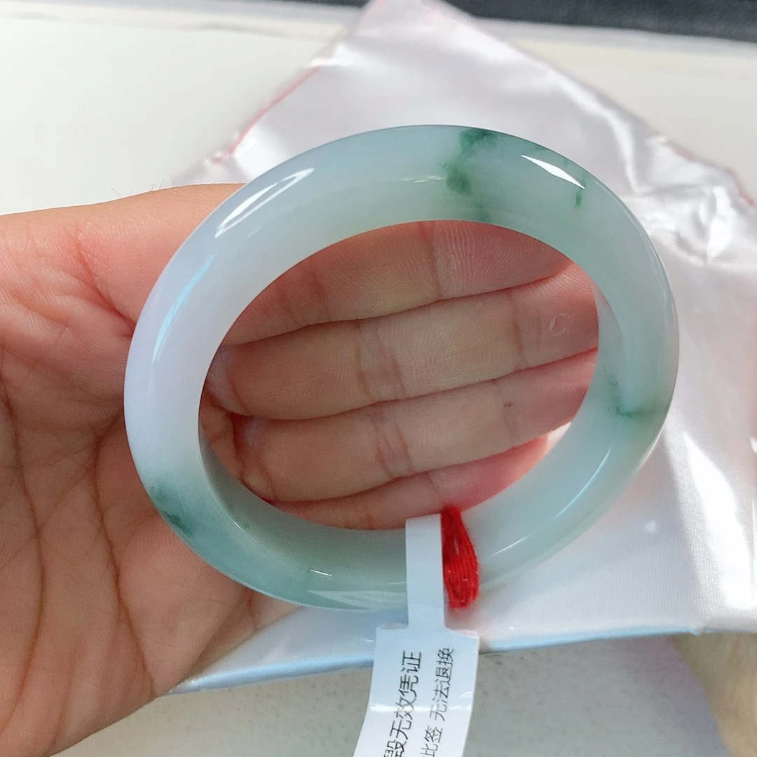 翡翠手镯未镶嵌性价比高 ①①⑦