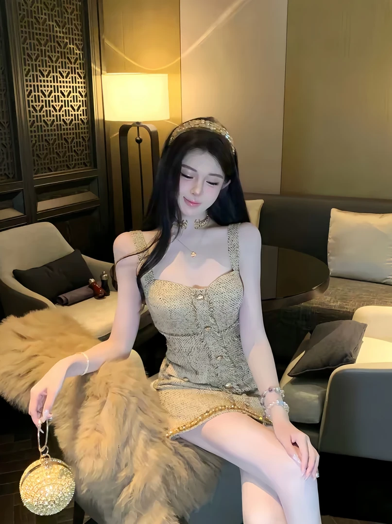 金扣香榭 夏季新款纯欲风财阀千金气质性感出游复古小众ins连衣裙