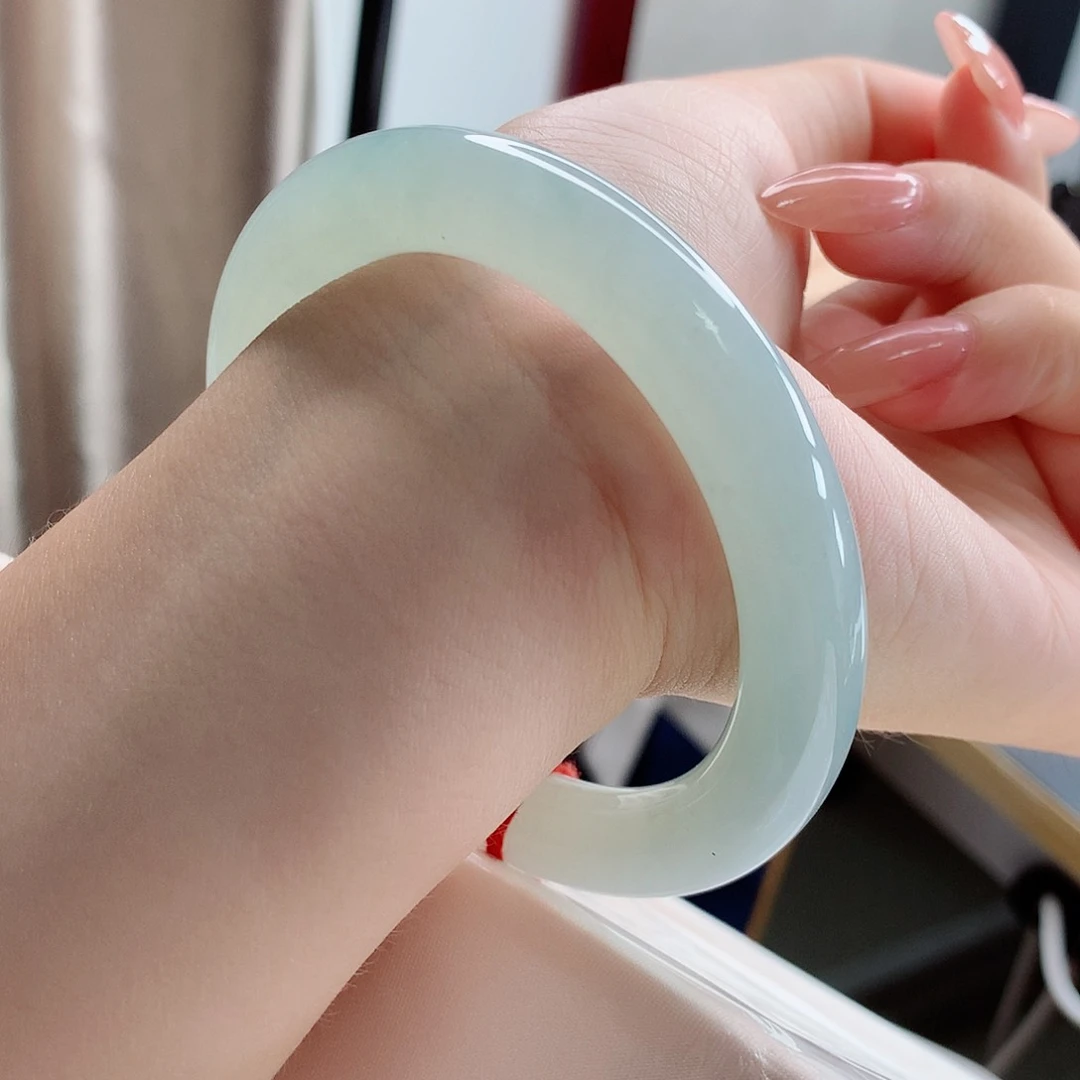 翡翠手镯未镶嵌9号冰胶葡萄肉胖圆条