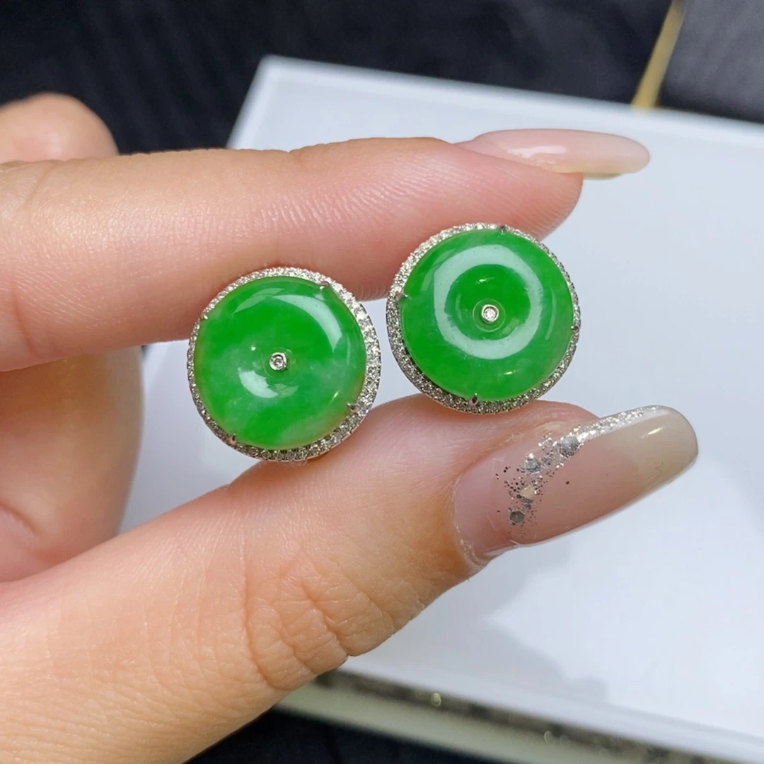 翡翠18K金镶嵌耳饰小扣子