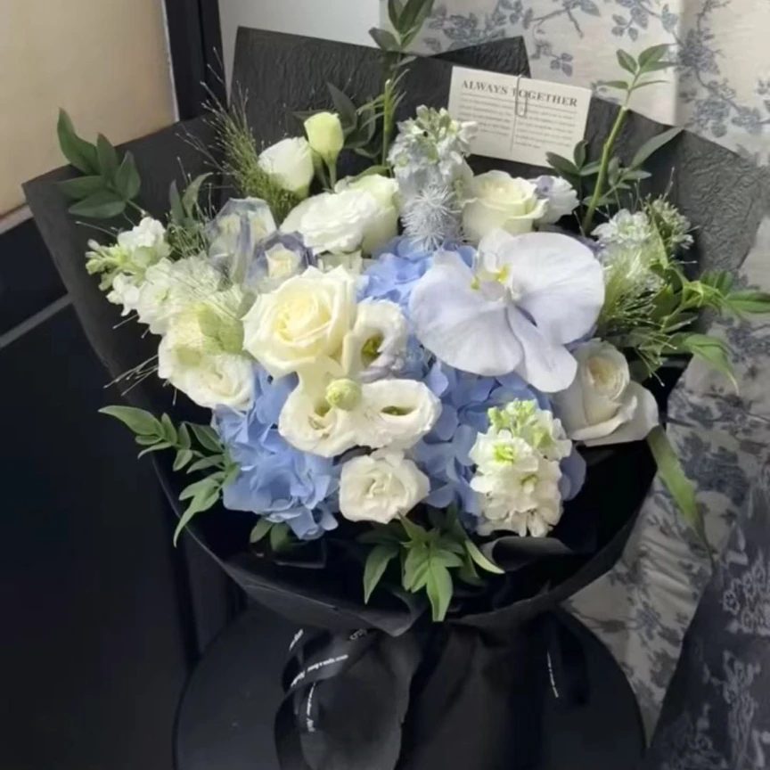 蓝色系花束同城速递送男友女友生日礼物全国配送花店鲜花同城配送