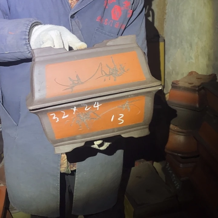 紫砂花盆紫砂花盆和