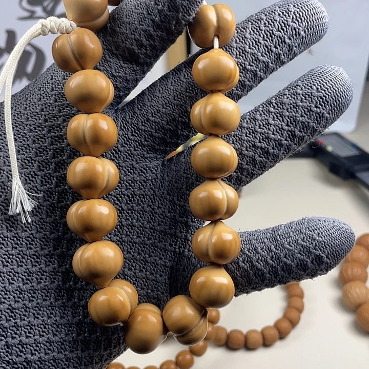 猴头核桃吊坠屁桃