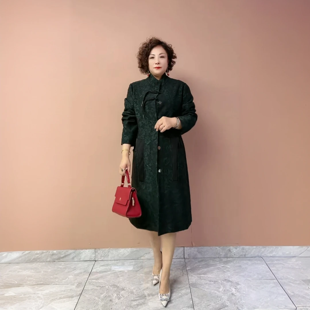 80160春秋盘扣烫金提花时尚大衣中老年妈妈装立领显瘦中长款风衣