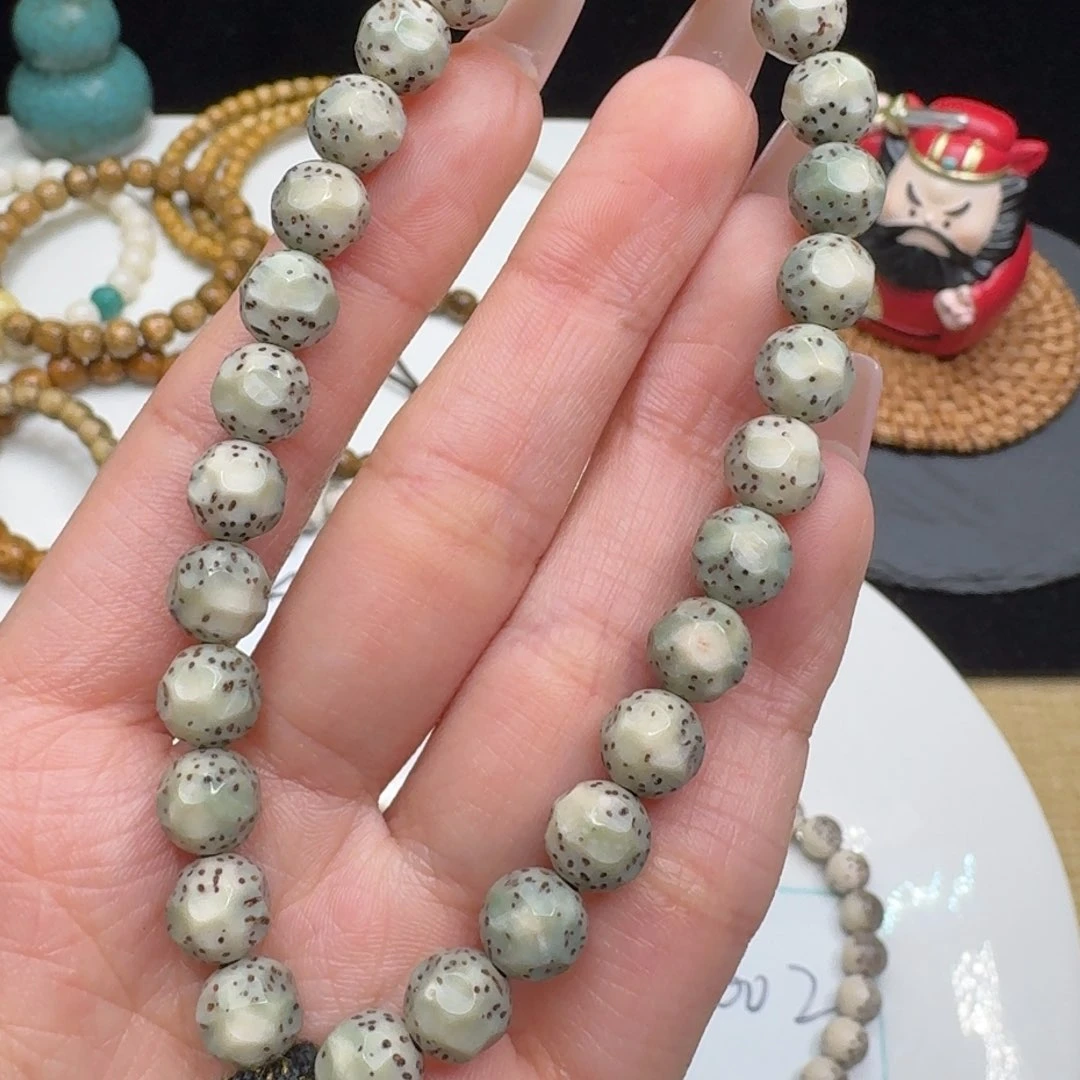 星月菩提吊坠糯冰原生态玉化料河豚无相手持8改