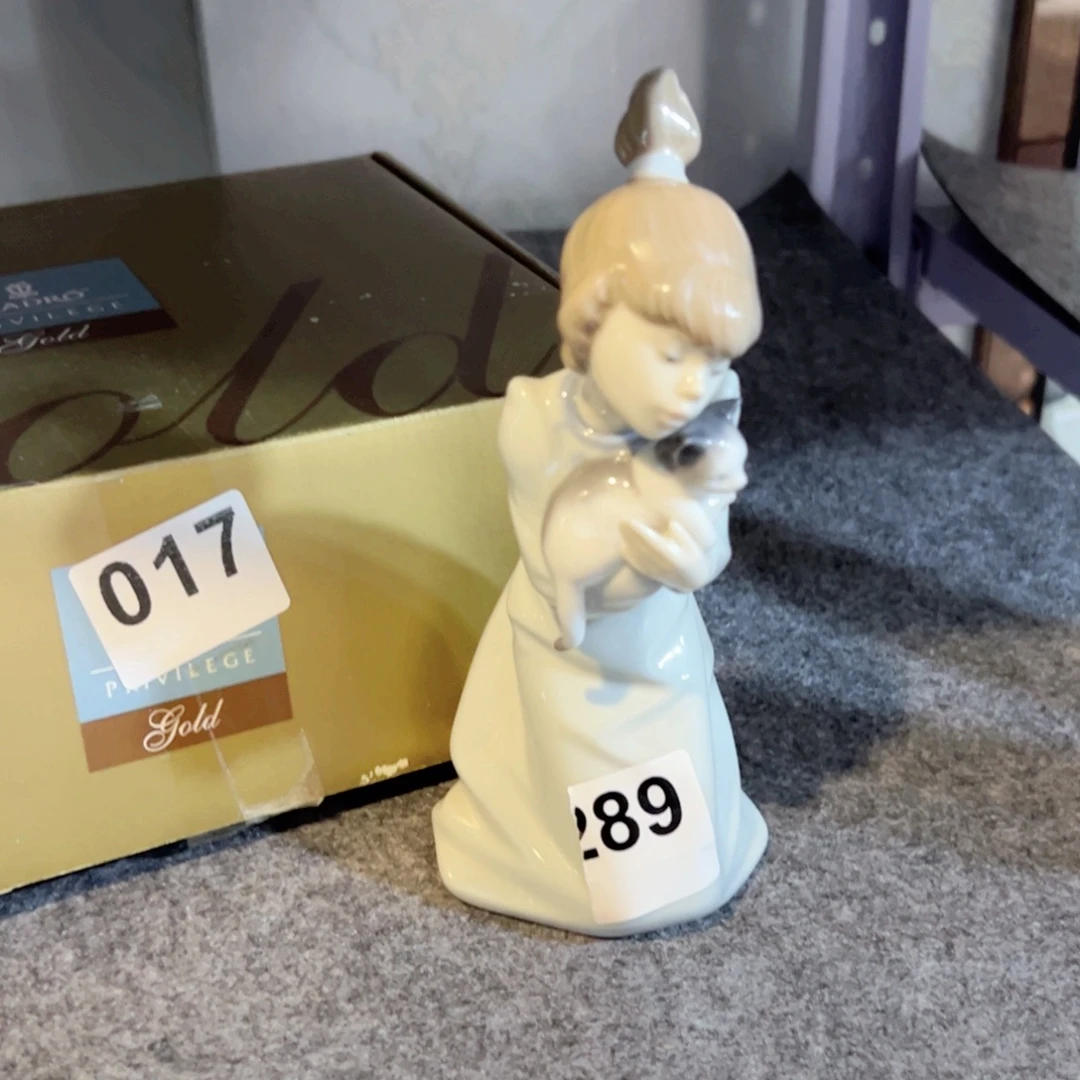 J***e瓷片中古默认微瑕。
