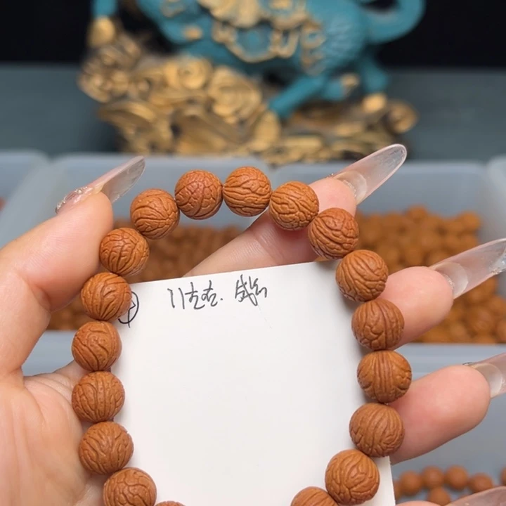 桃核手串满天星肚卡11左右