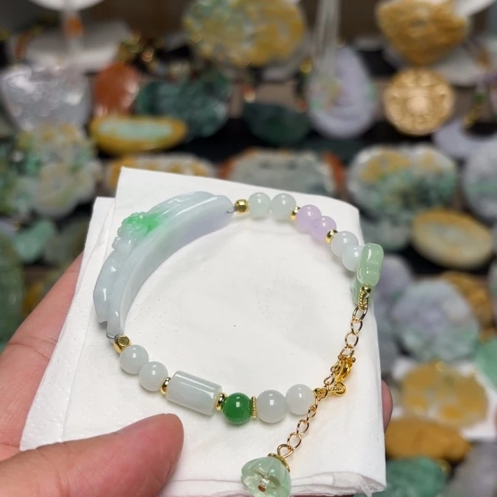 翡翠颈饰未镶嵌吊坠