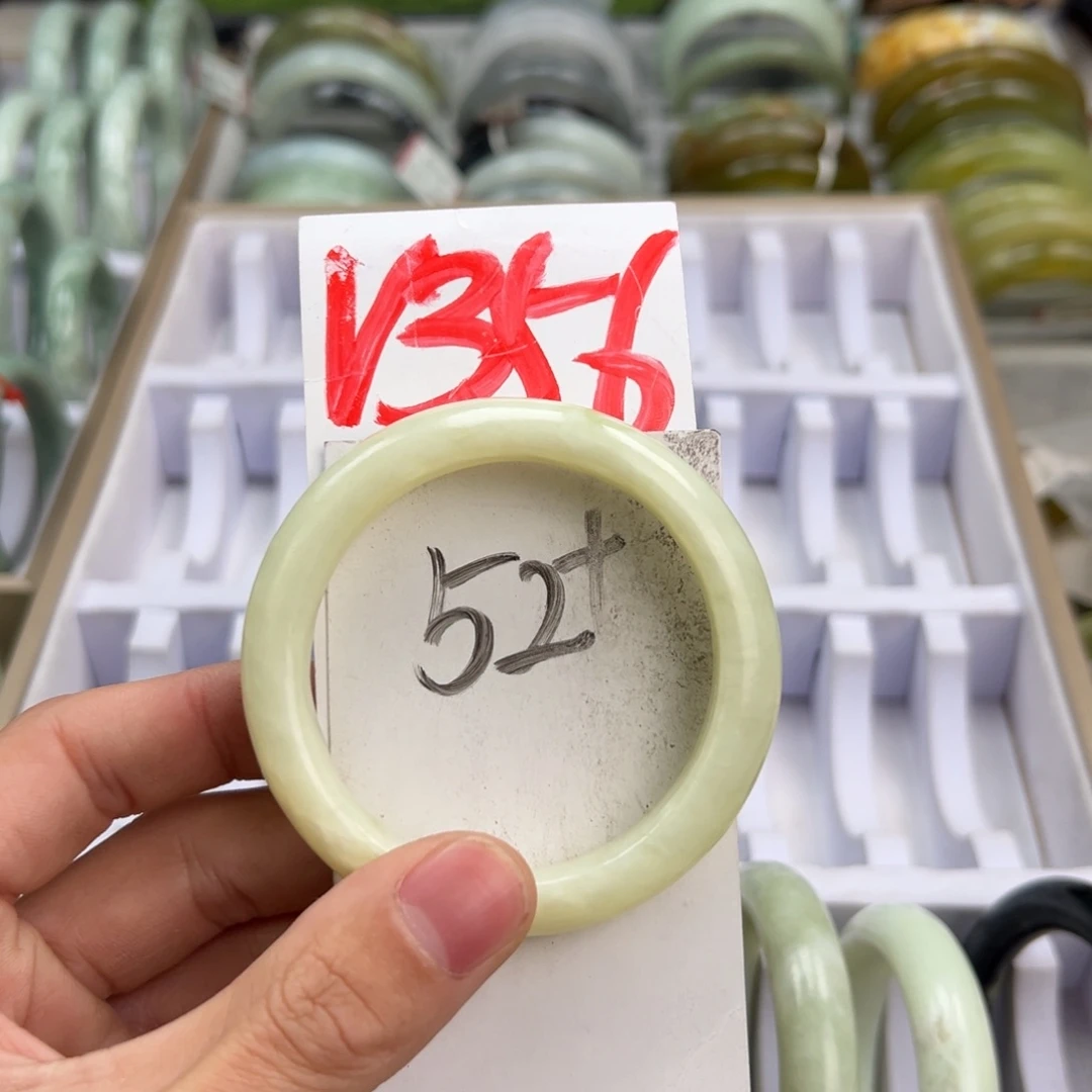 岫玉手镯未镶嵌天然岫玉微瑕