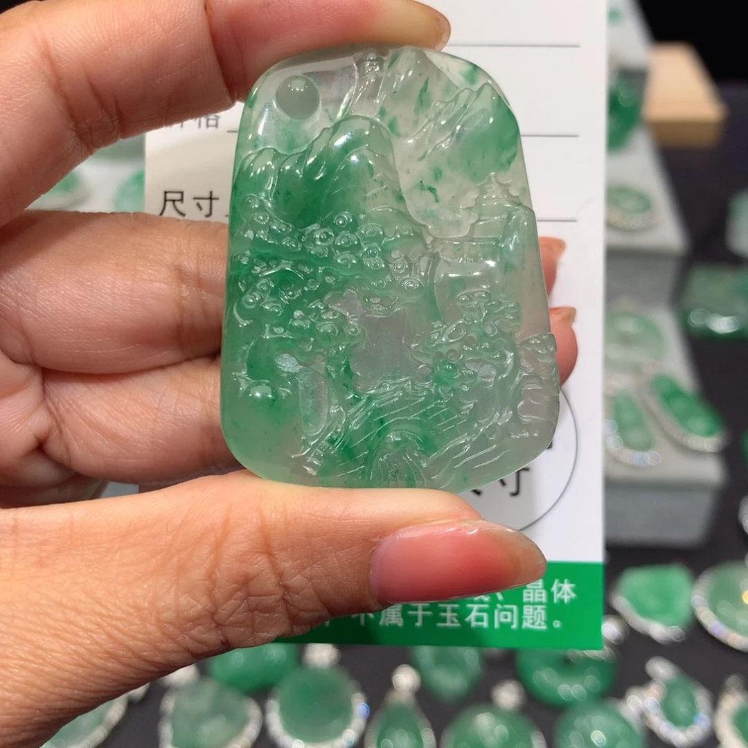 颈饰未镶嵌石英质玉（非洲翠）