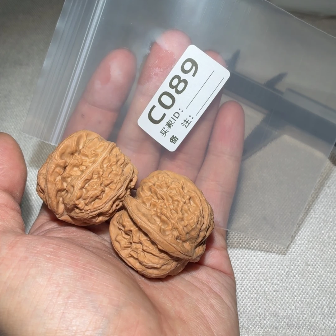 文玩核桃吊坠白狮子089