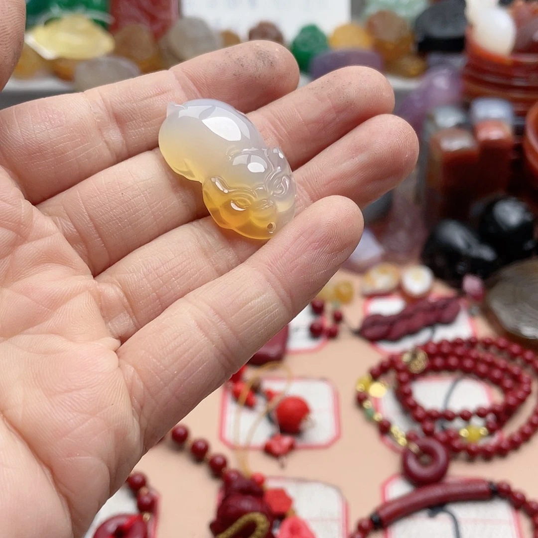 玛瑙/玉髓颈饰合金雲**心